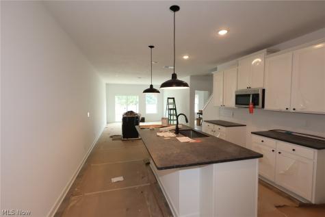 5112 Shepherds Glen Willoughby OH 44094