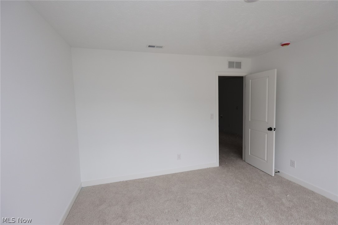 5112 Shepherds Glen Willoughby OH 44094
