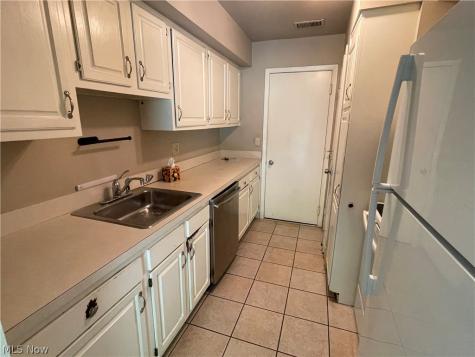 13676 Oakbrook Drive North Royalton OH 44133
