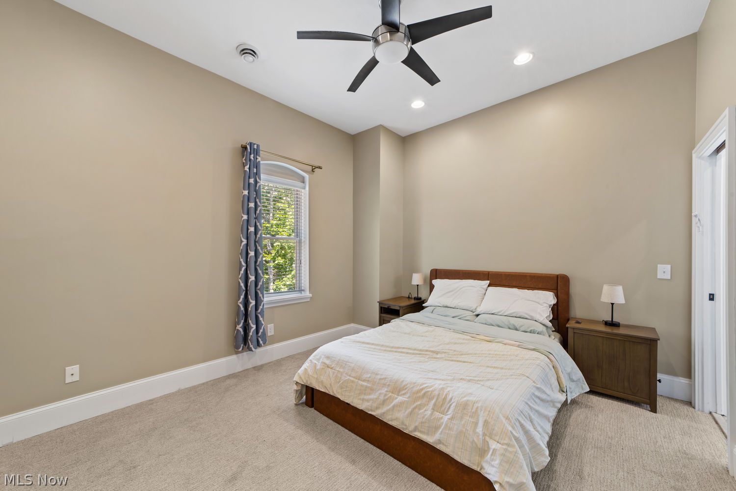 12966 Clifton Boulevard Lakewood OH 44107