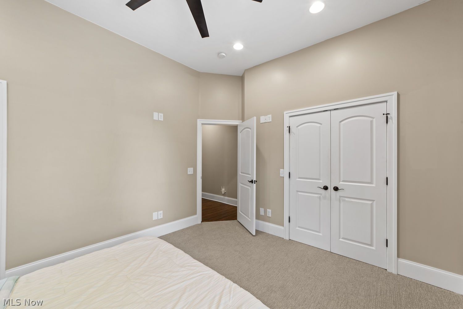 12966 Clifton Boulevard Lakewood OH 44107