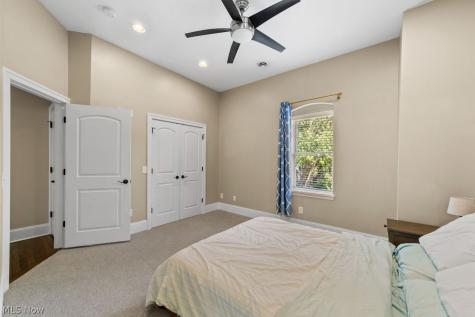 12966 Clifton Boulevard Lakewood OH 44107
