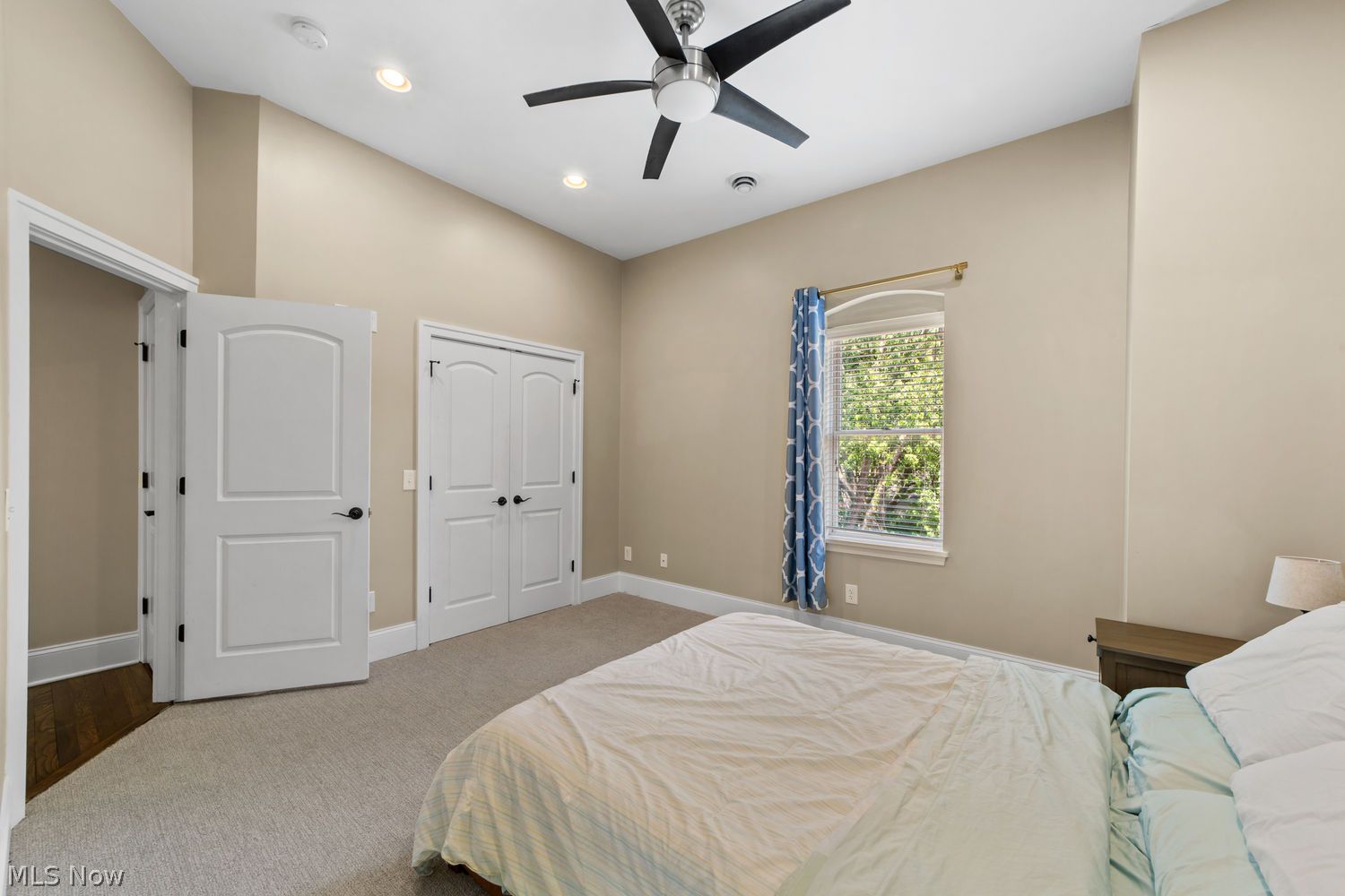 12966 Clifton Boulevard Lakewood OH 44107