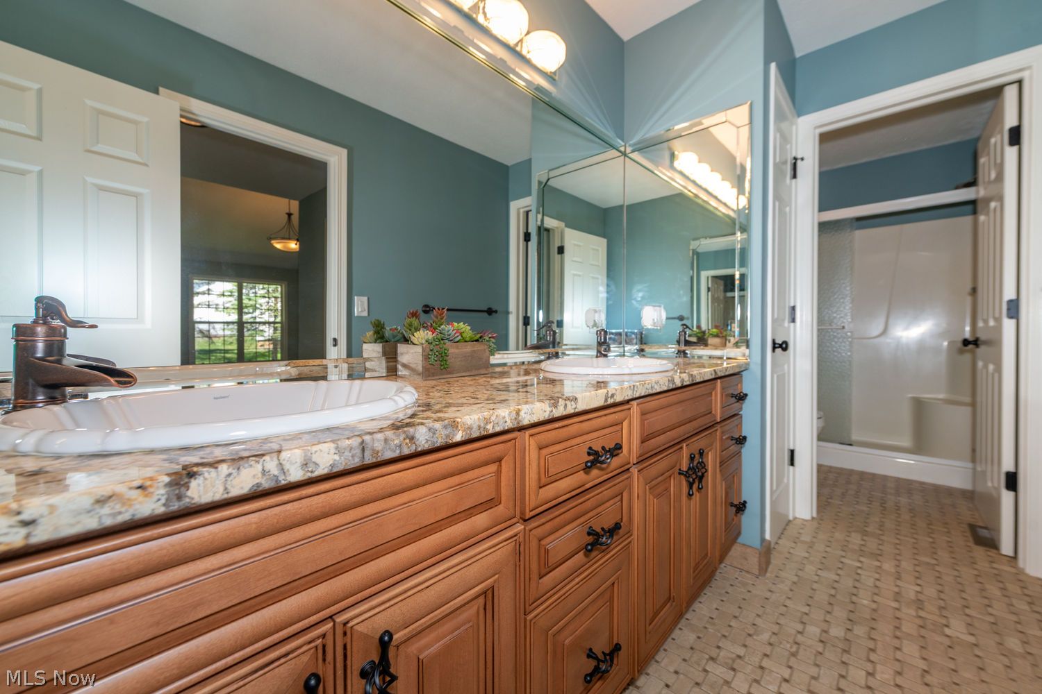 491 Oaklawn Court Aurora OH 44202