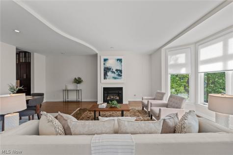 2011 Villa Carabelli Drive Cleveland OH 44106