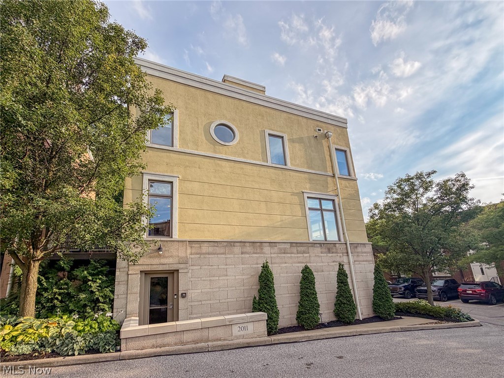 2011 Villa Carabelli Drive Cleveland OH 44106