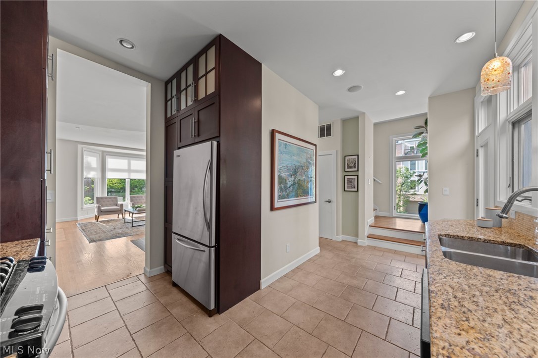 2011 Villa Carabelli Drive Cleveland OH 44106