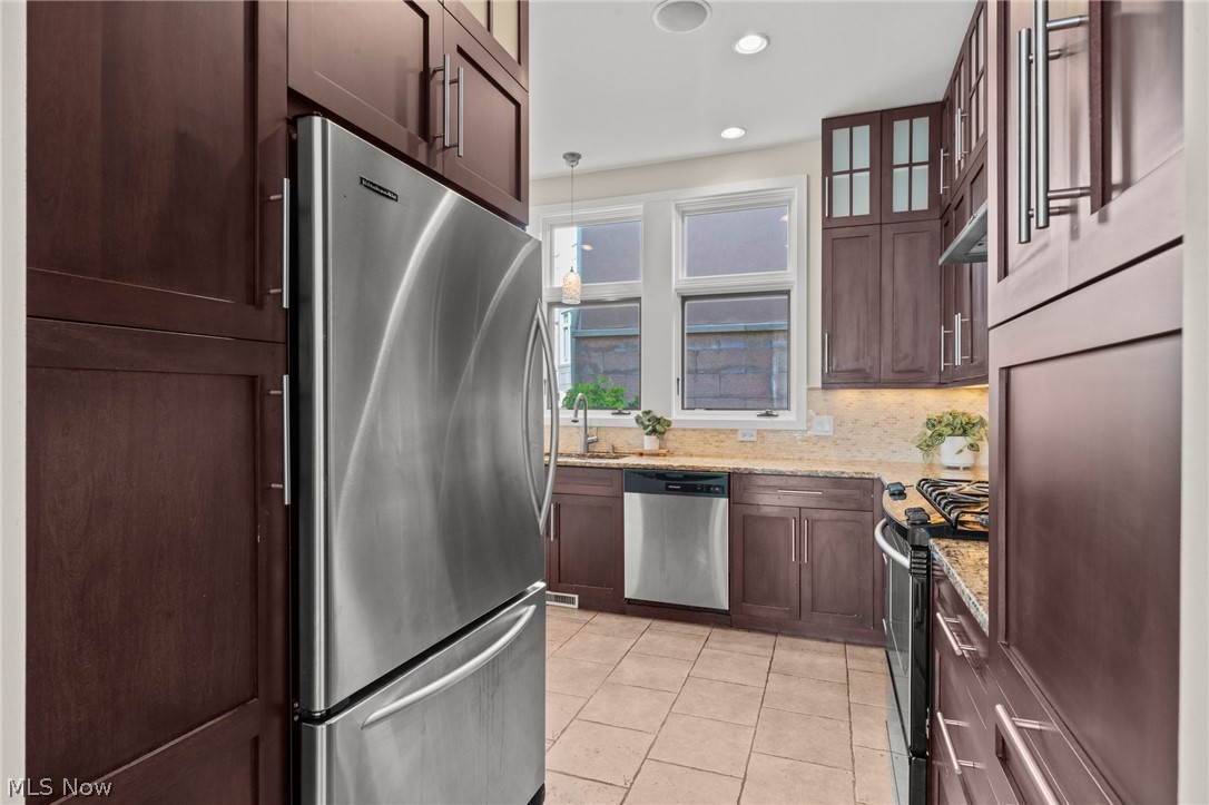 2011 Villa Carabelli Drive Cleveland OH 44106