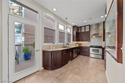 2011 Villa Carabelli Drive Cleveland OH 44106