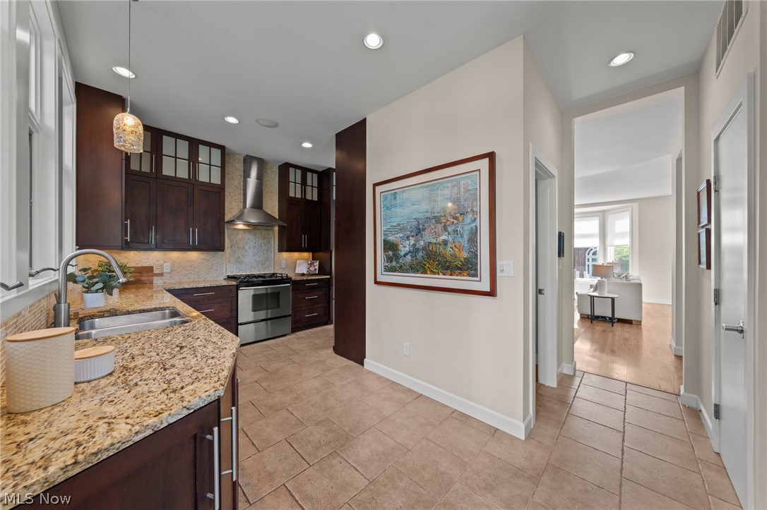 2011 Villa Carabelli Drive Cleveland OH 44106