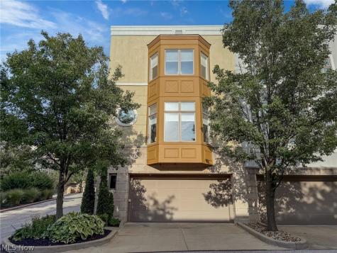 2011 Villa Carabelli Drive Cleveland OH 44106