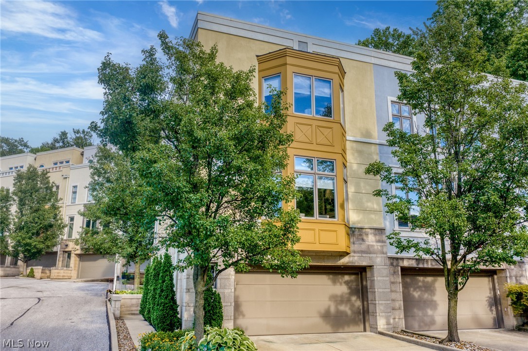 2011 Villa Carabelli Drive Cleveland OH 44106