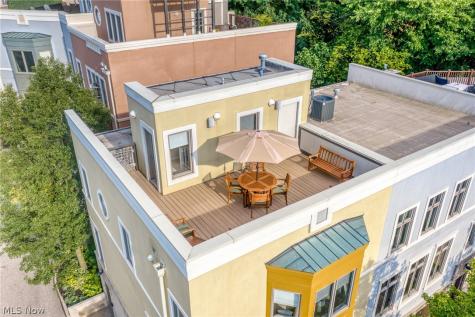 2011 Villa Carabelli Drive Cleveland OH 44106