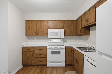 4187 Columbia Road North Olmsted OH 44070