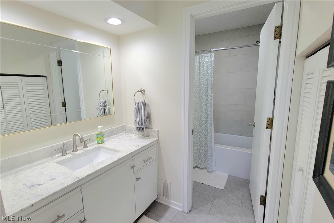 4390 Marin Woods Port Clinton OH 43452