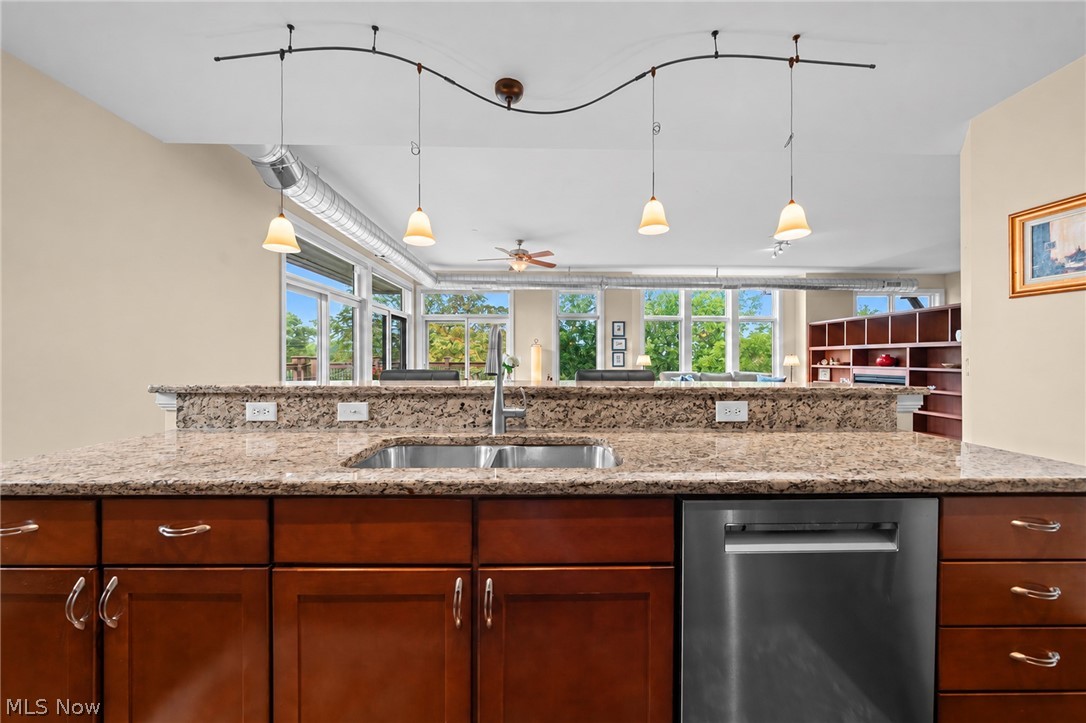 1403 Copper Trace Cleveland Heights OH 44118