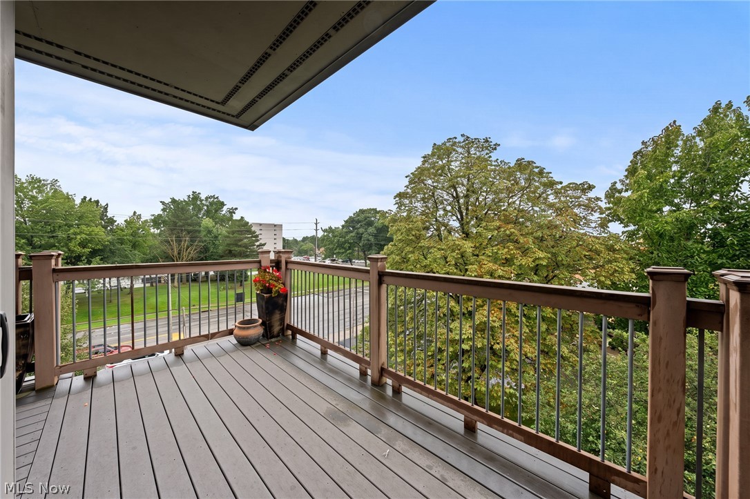 1403 Copper Trace Cleveland Heights OH 44118