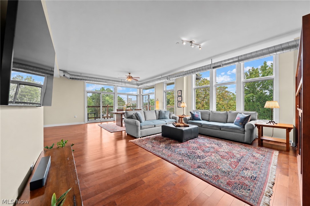 1403 Copper Trace Cleveland Heights OH 44118