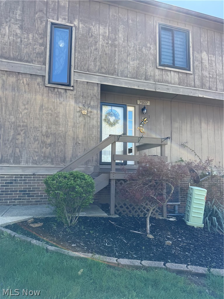 7607 Creekwood Drive North Royalton OH 44133