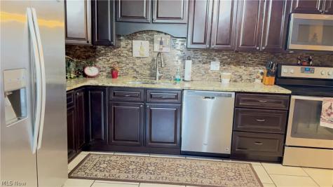 7607 Creekwood Drive North Royalton OH 44133