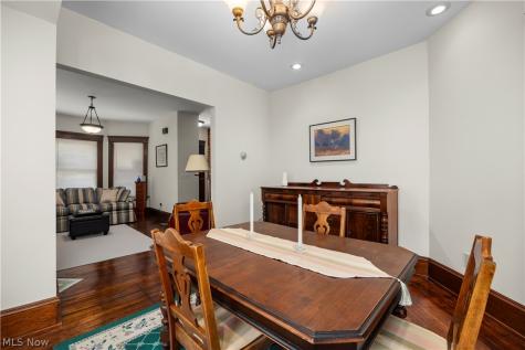 7512 Franklin Boulevard Cleveland OH 44102