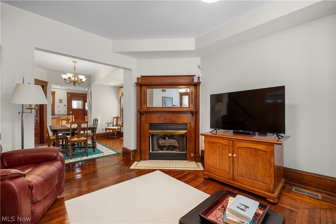 7512 Franklin Boulevard Cleveland OH 44102