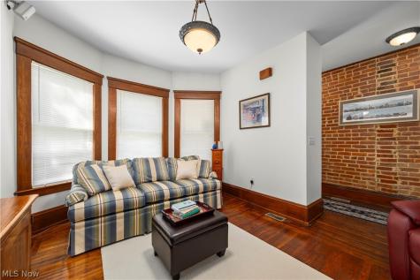 7512 Franklin Boulevard Cleveland OH 44102