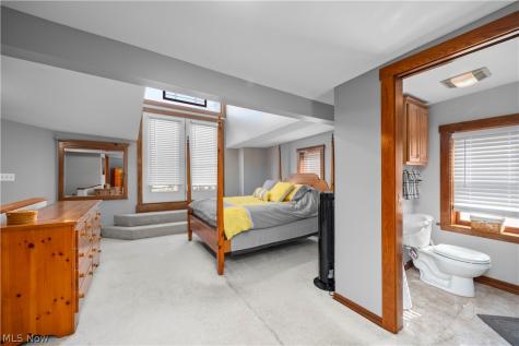 7512 Franklin Boulevard Cleveland OH 44102