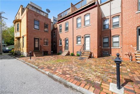 7512 Franklin Boulevard Cleveland OH 44102