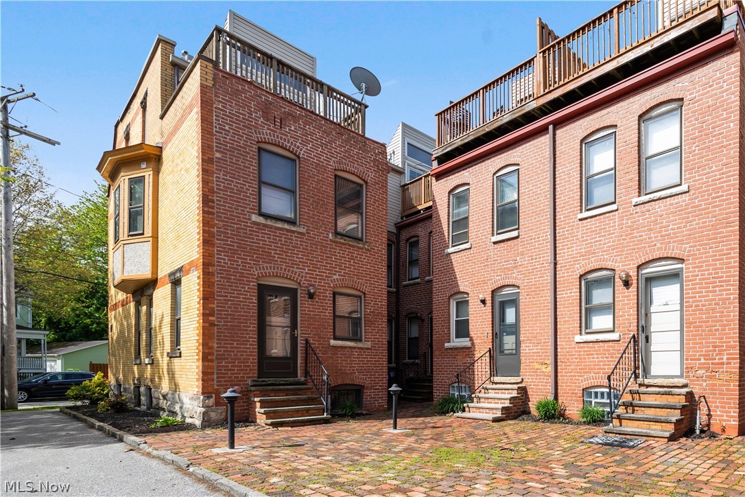 7512 Franklin Boulevard Cleveland OH 44102