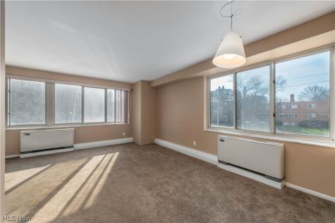 12520 Edgewater Drive Lakewood OH 44107