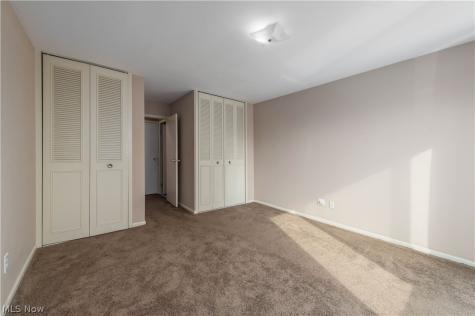 12520 Edgewater Drive Lakewood OH 44107
