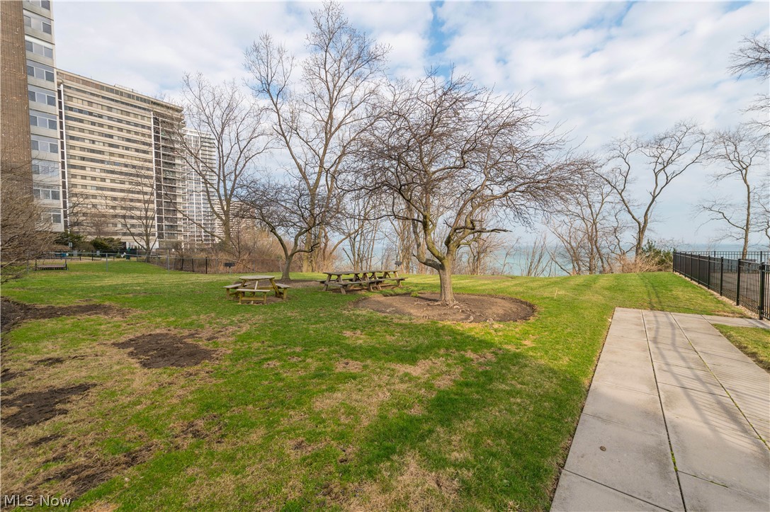12520 Edgewater Drive Lakewood OH 44107