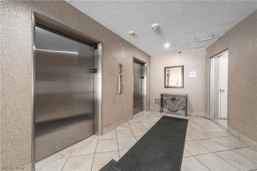 12520 Edgewater Drive Lakewood OH 44107