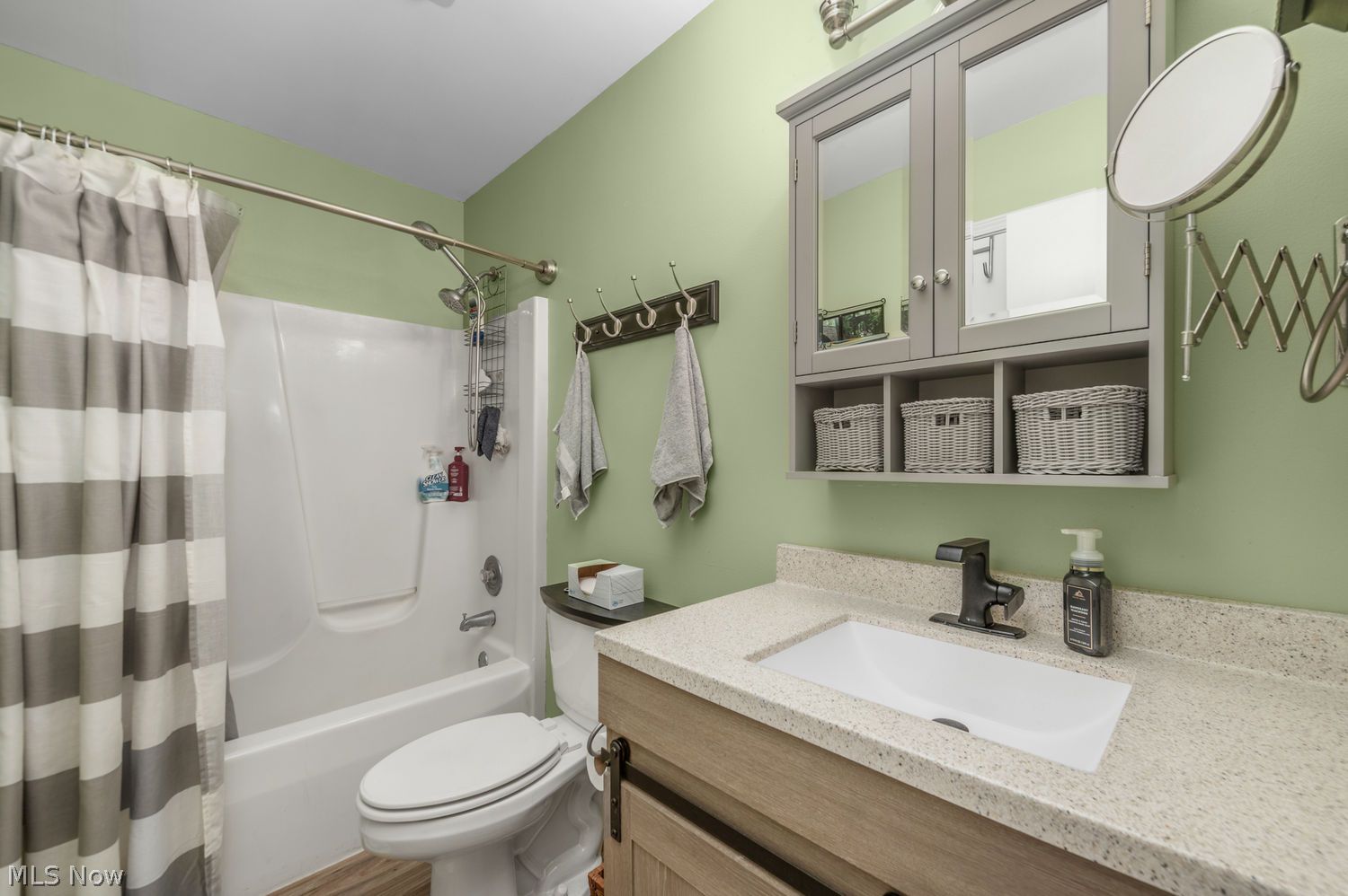 4541 Little Met Place Cleveland OH 44135