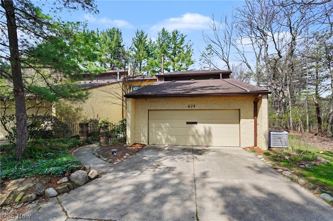 624 Hampton Ridge Drive Akron OH 44313