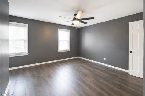 2752 Wooster Road Rocky River OH 44116