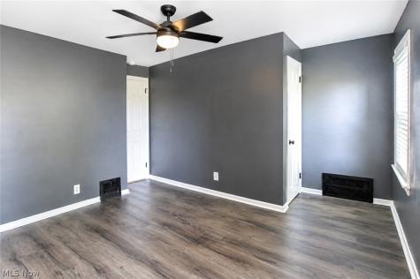 2752 Wooster Road Rocky River OH 44116