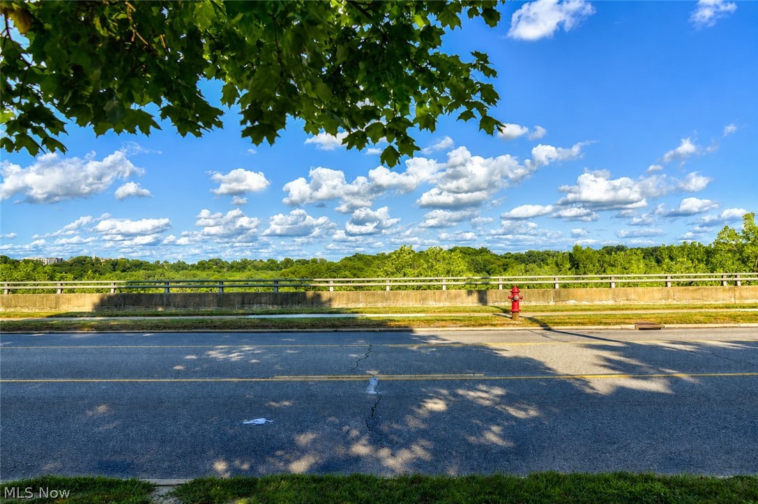 2752 Wooster Road Rocky River OH 44116