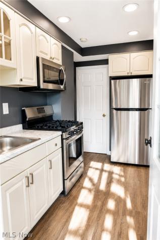 2752 Wooster Road Rocky River OH 44116