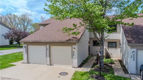 5556 Hilltop Oval Parma OH 44134