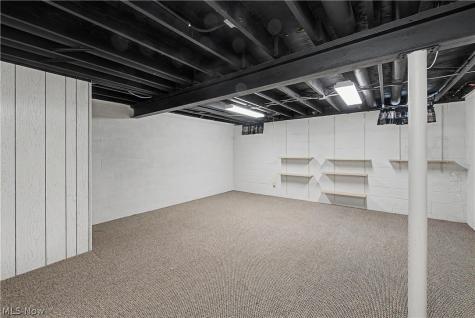 5556 Hilltop Oval Parma OH 44134
