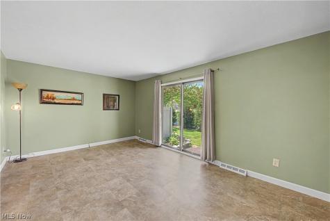 5556 Hilltop Oval Parma OH 44134