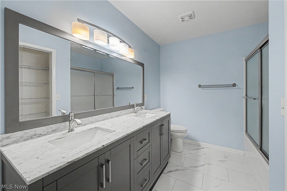 5556 Hilltop Oval Parma OH 44134
