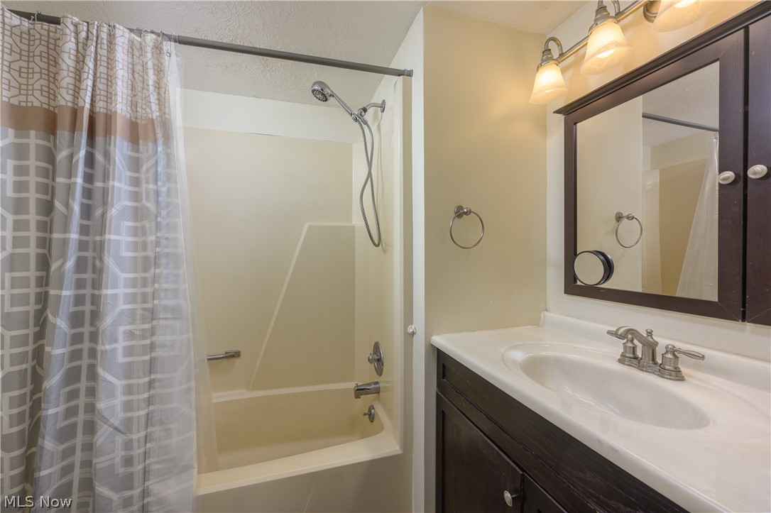 243 Portage Lakes Drive Akron OH 44319