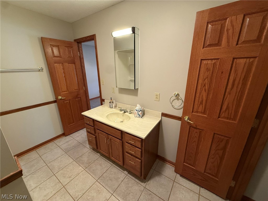 530 Oakdale Drive Dover OH 44622