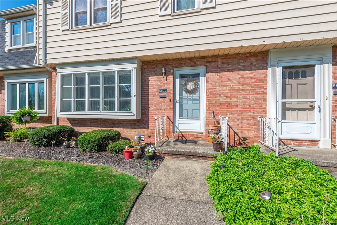 5832 Bear Creek Drive Bedford Heights OH 44146