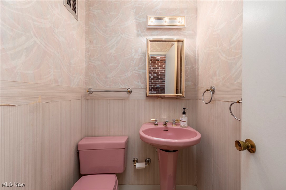 5832 Bear Creek Drive Bedford Heights OH 44146