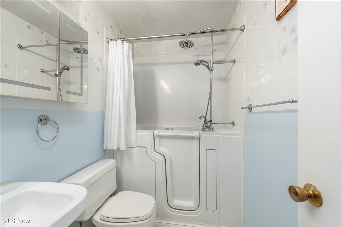 5832 Bear Creek Drive Bedford Heights OH 44146