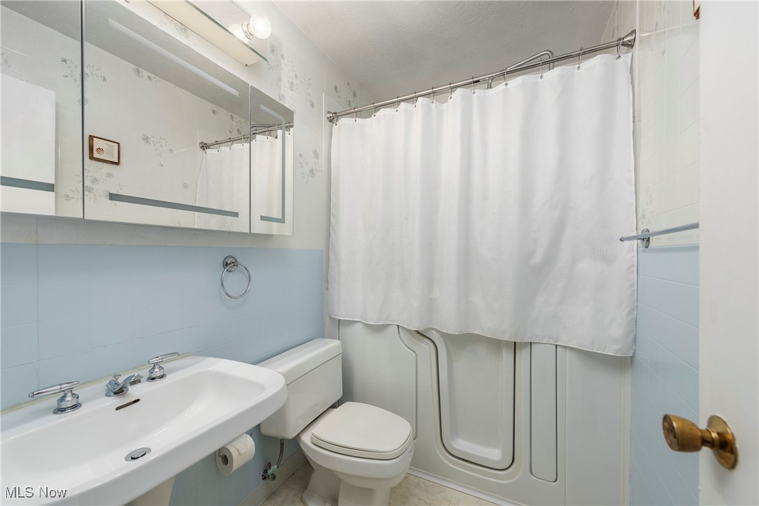 5832 Bear Creek Drive Bedford Heights OH 44146